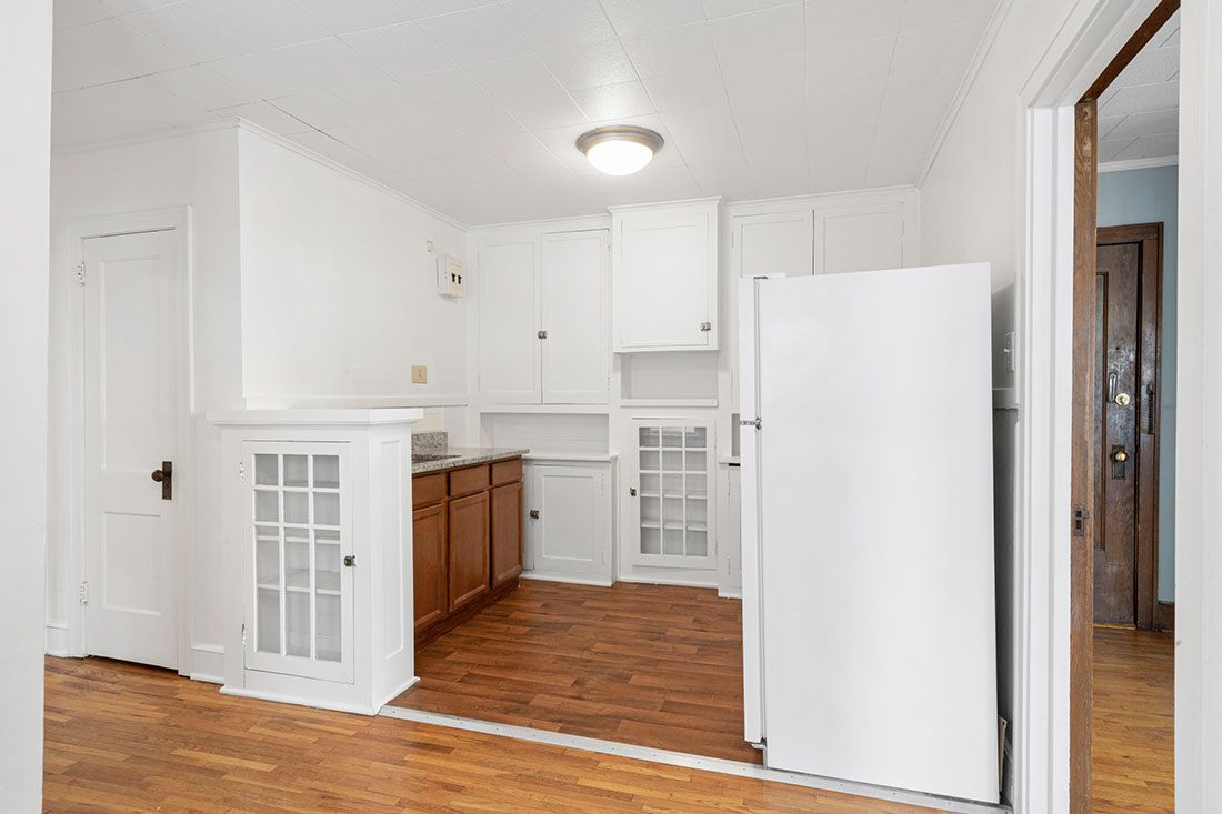 Studio & 1Bedroom Apartments in St. Paul Brownstone on Grand