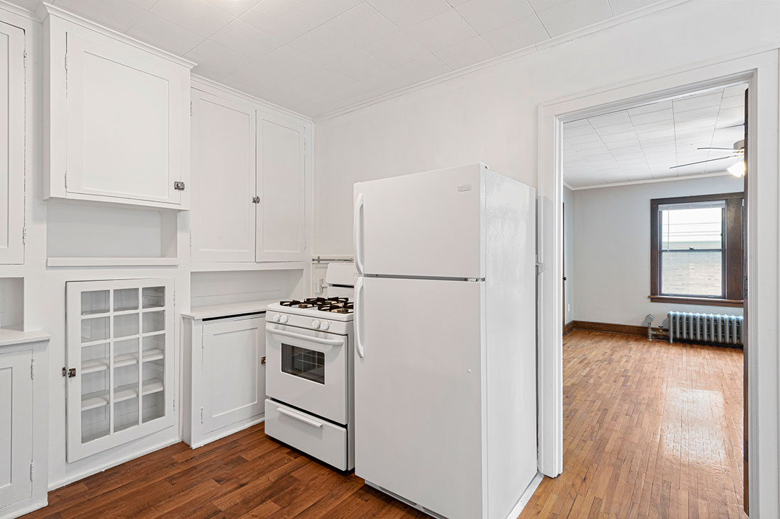 Studio & 1Bedroom Apartments in St. Paul Brownstone on Grand