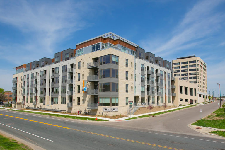 Luxury Eagan Apartments For Rent CV2