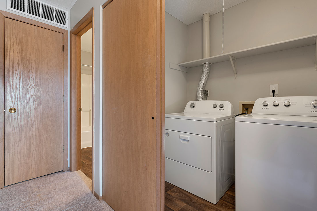 Fernbrook Townhomes At Home Apartments