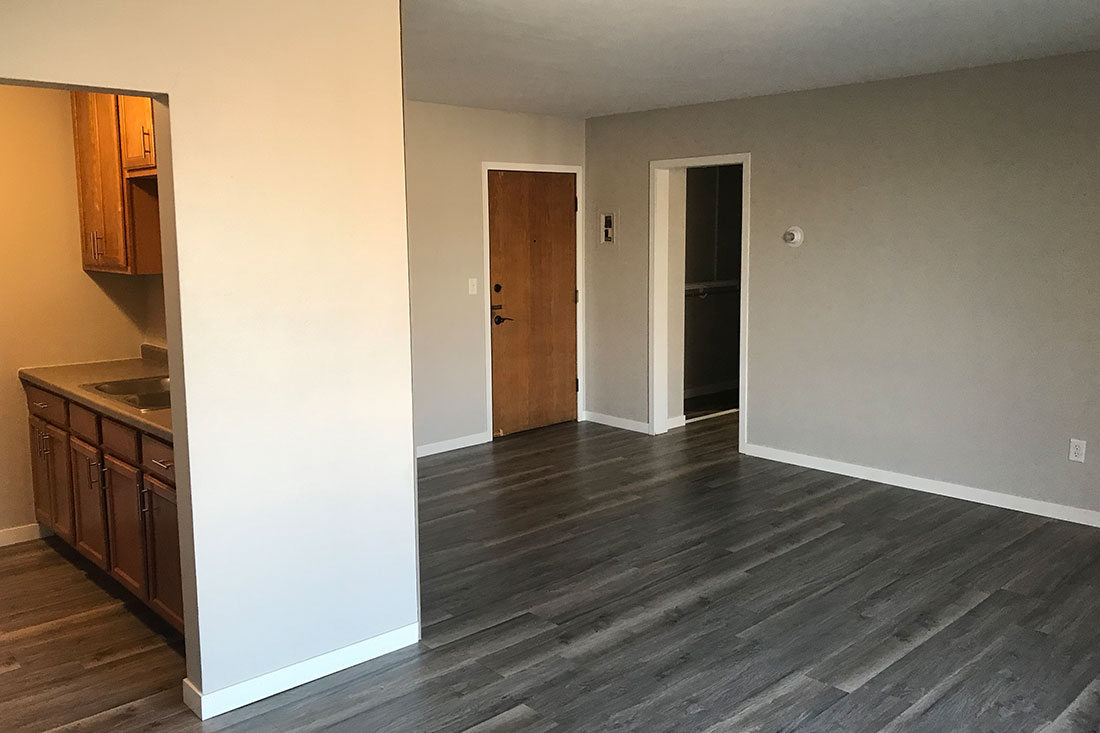 1 & 2Bedroom Apartments on Grand Ave Groveland Terrace