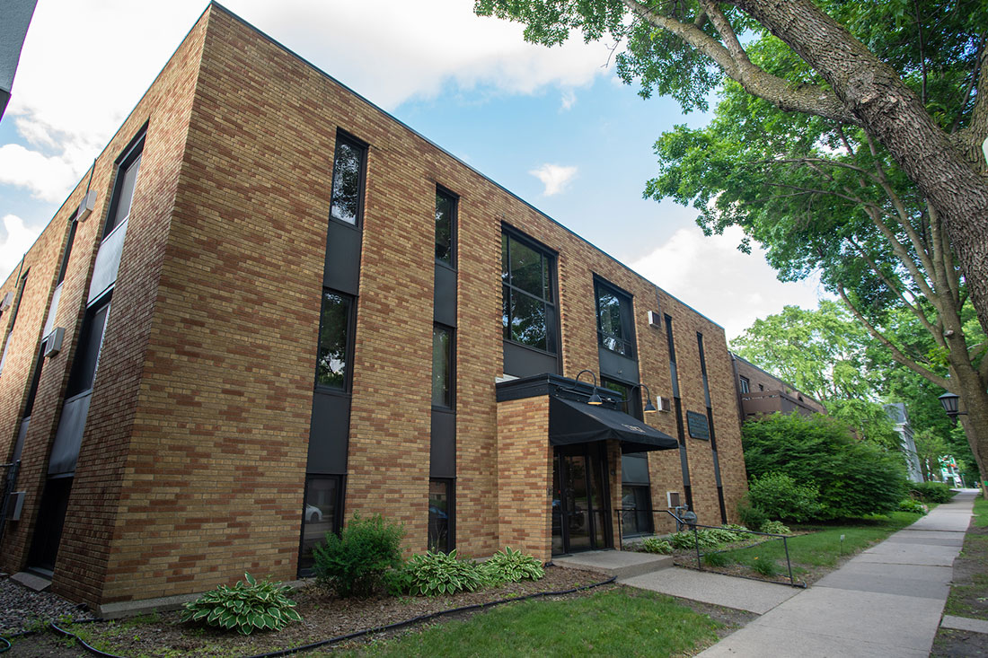 1 & 2Bedroom Apartments on Grand Ave Groveland Terrace