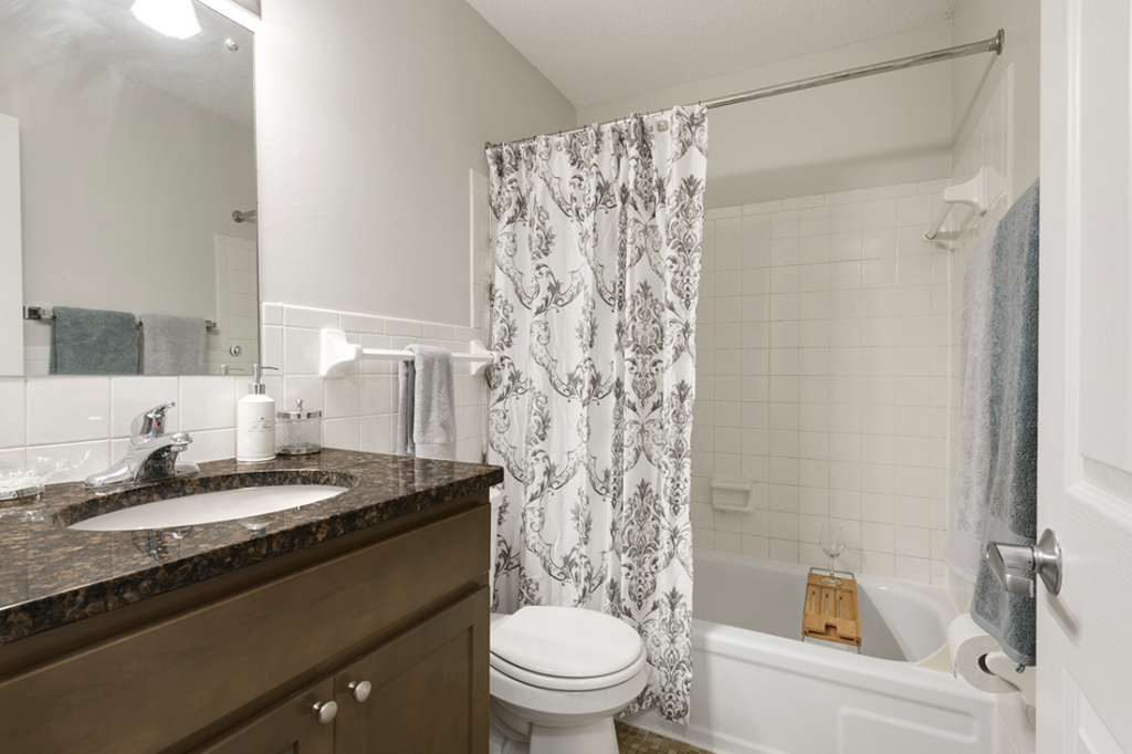 Lakewood Isles Bathroom