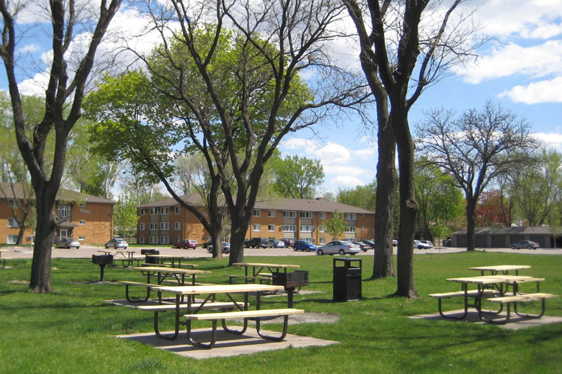 Lynwood Commons At Home Apartments